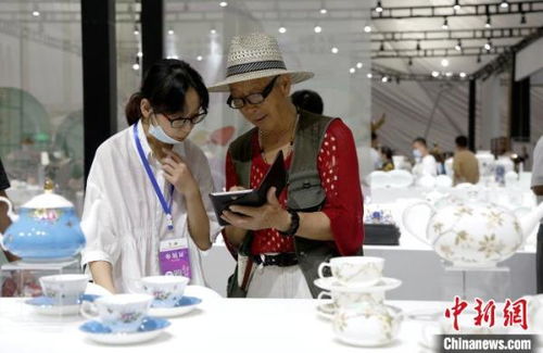 海内外数万件 套 陶瓷精品亮相中国 淄博 陶博会